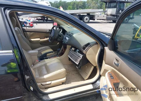 2007 Honda Accord 2.4 Ex from USA, damaged, VIN 1HGCM56887A155574